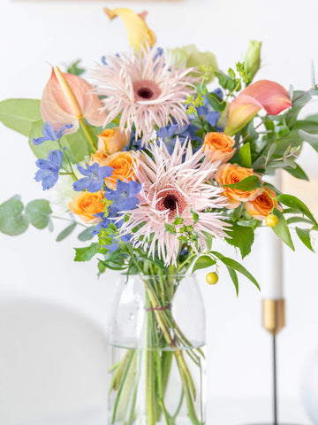 【店舗配送】フローリストにおまかせ 季節の花束 M - ミックス -
